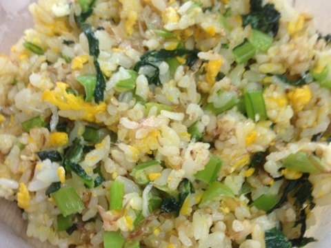 幼児食☆小松菜としらすのチャーハン!